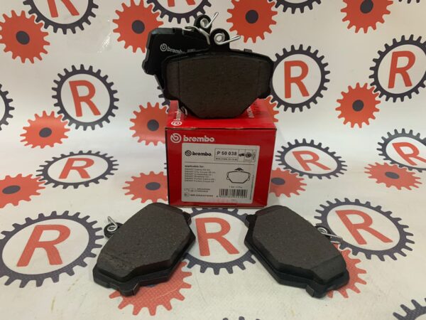 Kit pastiglie freni anteriori marca Brembo Smart(450)(451) P50038