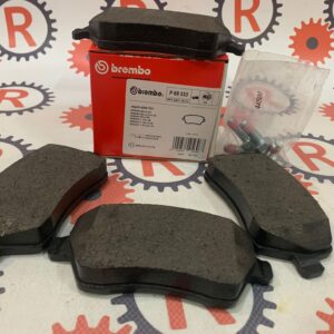 Kit pastiglie freno anteriori marca Brembo Dacia-Nissan-Renault P68033