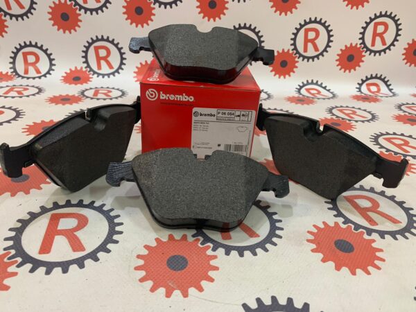 Kit pastiglie freno anteriori marca Brembo Bmw 5(E60-E61) P06054